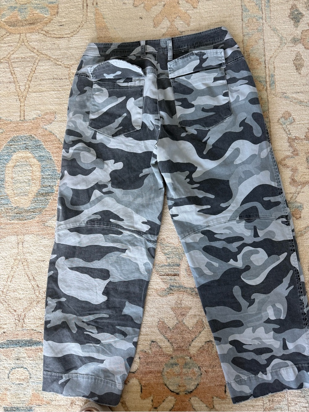 Kut from the Kloth Gray Camouflage Pants
